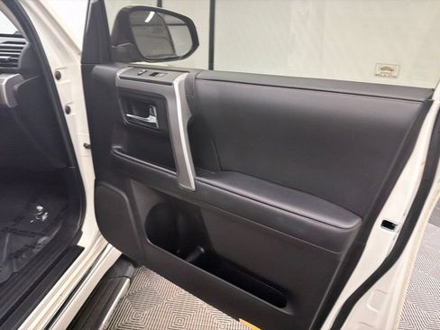 Used 2021 Toyota 4Runner Limited AWD/4WD image 16