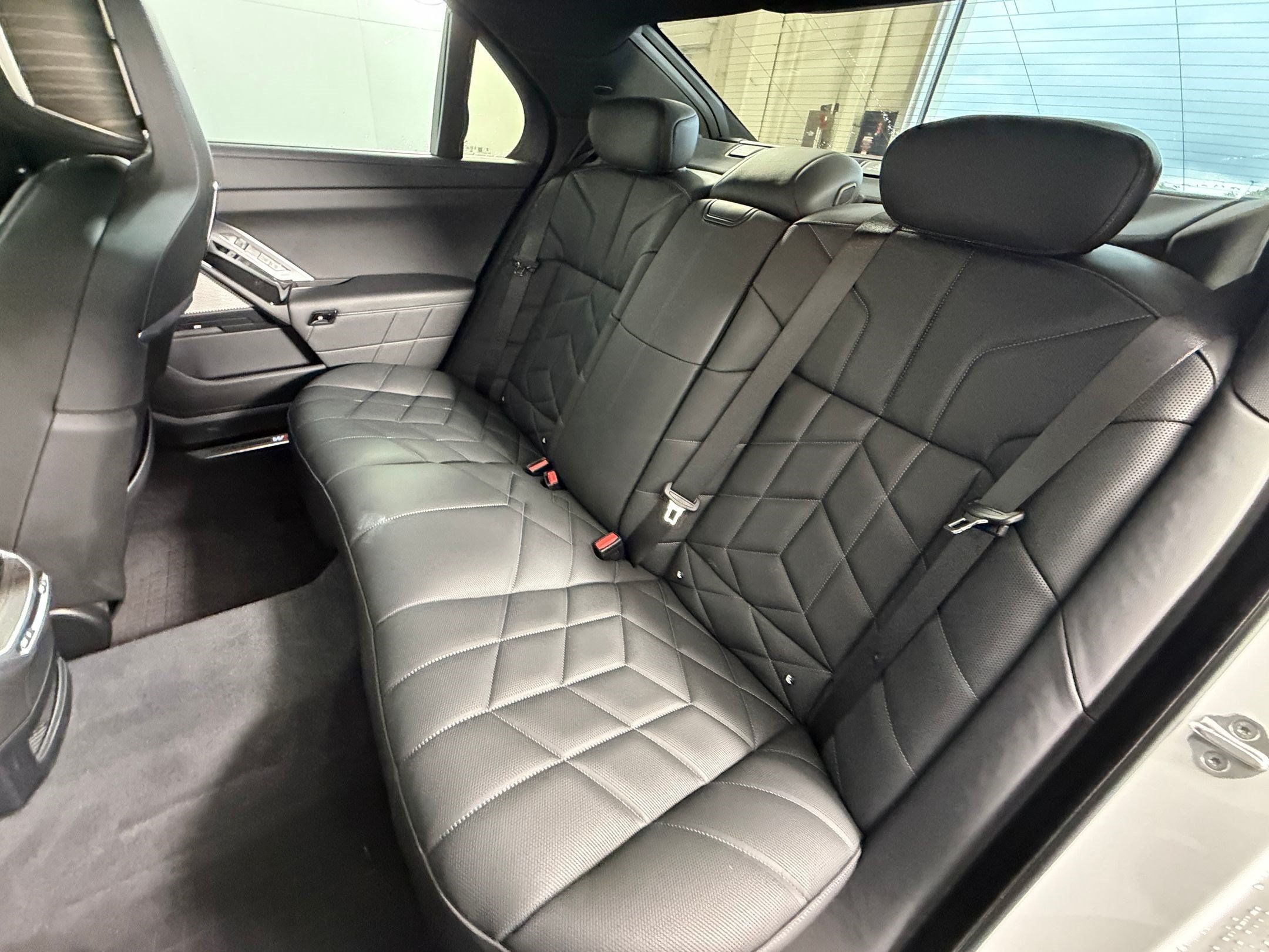 Used 2024 BMW 760i xDrive w/ Executive Package AWD/4WD image 13