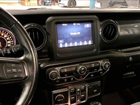 Used 2021 Jeep Wrangler Unlimited Sport AWD/4WD image 6