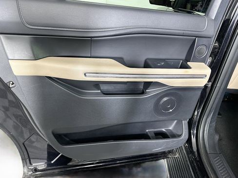 Used 2023 Ford Expedition Max Limited RWD image 27