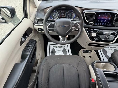 Used 2017 Chrysler Pacifica Touring Plus image 27