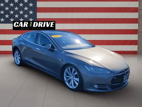 Used 2015 Tesla Model S 85D image 4