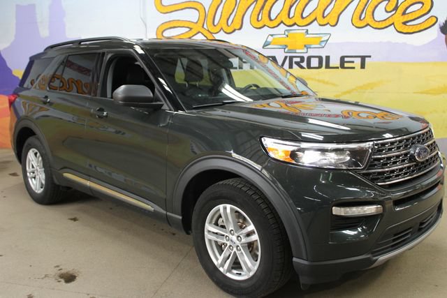Used 2022 Ford Explorer XLT w/ Equipment Group 202A AWD/4WD image 2
