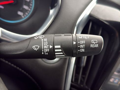 Used 2023 Chevrolet Traverse LT image 25