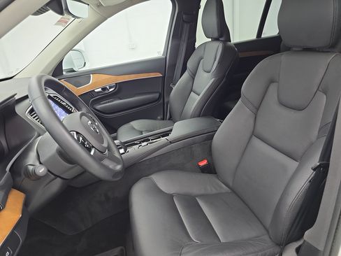 Used 2023 Volvo XC90 B5 Plus w/ Protection Package AWD/4WD image 17