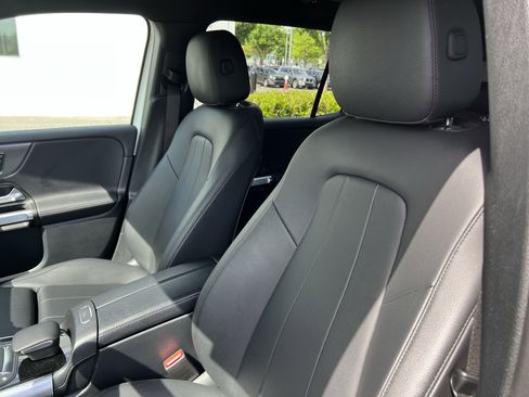 Used 2022 Mercedes-Benz GLB 250 image 16