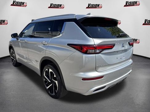 Used 2024 Mitsubishi Outlander SEL FWD image 3