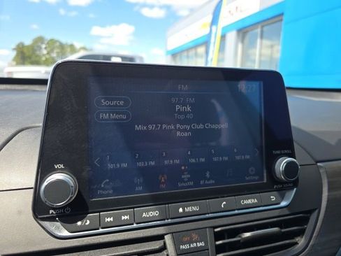 Used 2025 Nissan Altima 2.5 SV FWD image 17