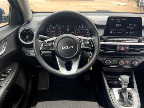 Used 2023 Kia Forte LXS FWD image 5