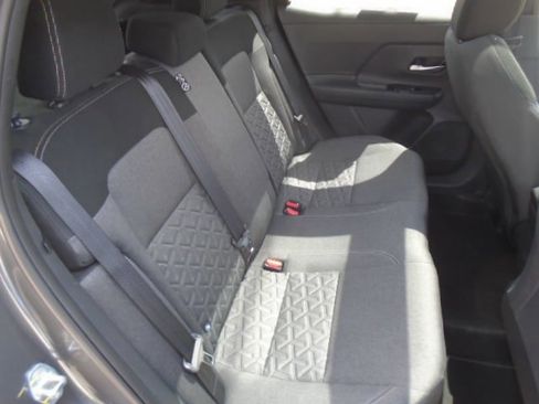 Used 2025 Nissan Kicks SV w/ SV Premium Package AWD/4WD image 11