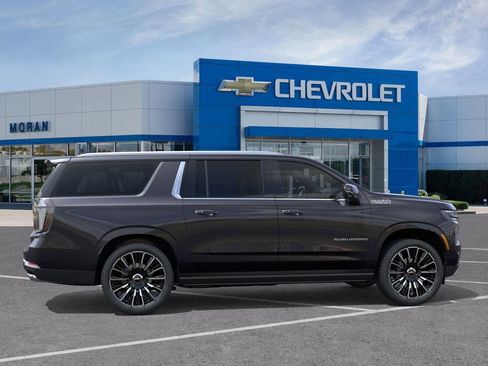 New 2026 Chevrolet Suburban High Country AWD/4WD image 5