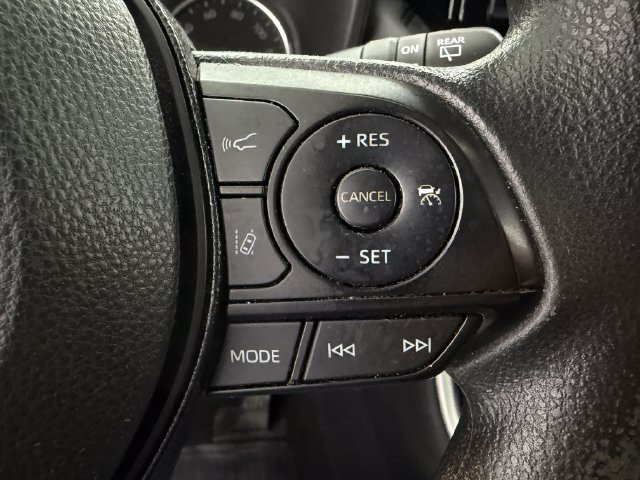 Used 2021 Toyota RAV4 XLE FWD image 11