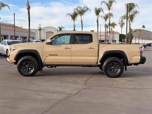 Used 2020 Toyota Tacoma TRD Off-Road image 9