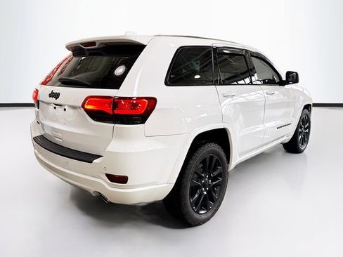 Used 2019 Jeep Grand Cherokee Altitude image 6