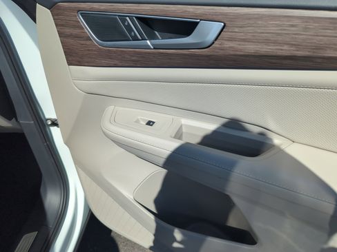 New 2026 Volkswagen Atlas SEL image 16