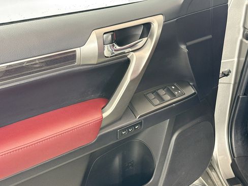 Used 2022 Lexus GX 460 Premium w/ Accessory Package image 20