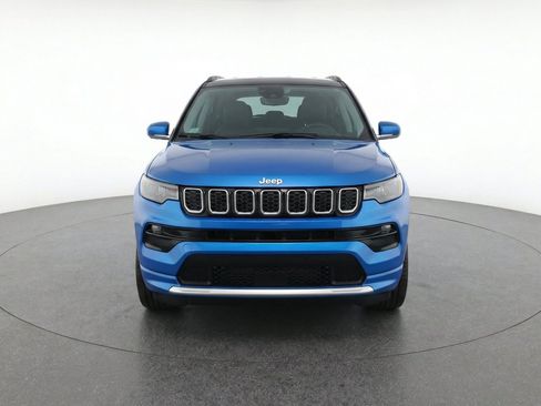 Used 2025 Jeep Compass Limited AWD/4WD image 2