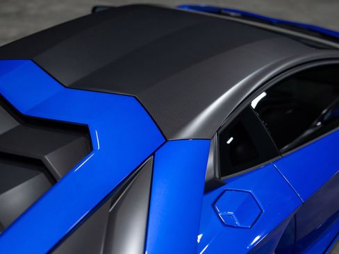 Used 2017 Lamborghini Aventador LP 750-4 Superveloce image 2