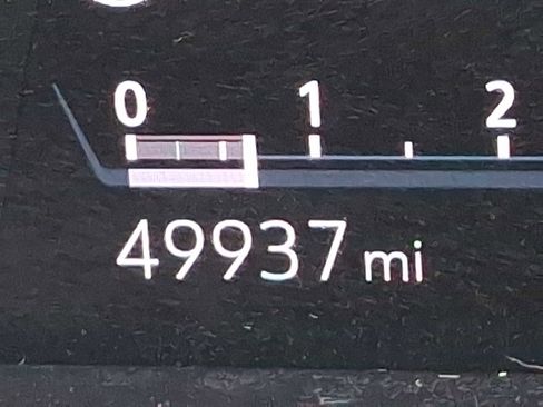 Used 2021 Cadillac Escalade Premium Luxury w/ Performance Package image 21