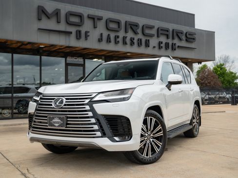 Used 2026 Lexus LX 600 4WD w/ Accessory Package (2T) image 1
