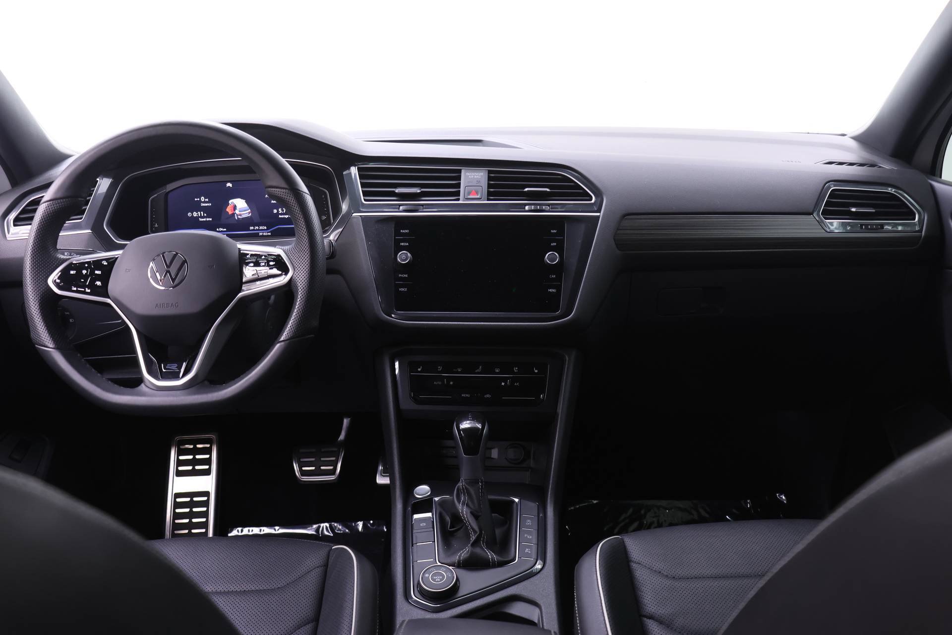 Used 2024 Volkswagen Tiguan SEL R-Line AWD/4WD image 8