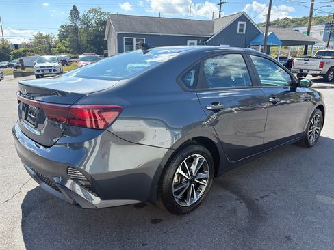 Used 2023 Kia Forte LXS image 5