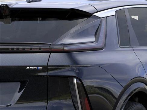 New 2026 Cadillac Lyriq Luxury image 11