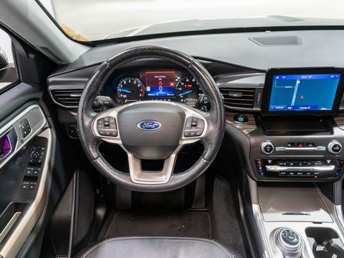 Used 2020 Ford Explorer Limited image 11