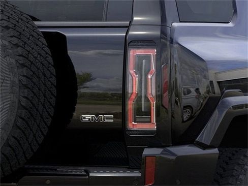 New 2024 GMC Hummer EV 2X w/ Extreme Off-Road Package image 11