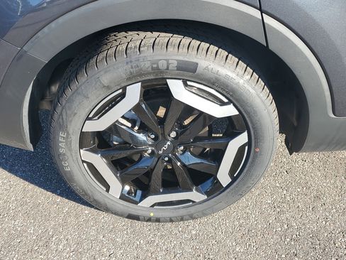 Certified 2024 Kia Telluride S w/ S Sunroof Package image 41