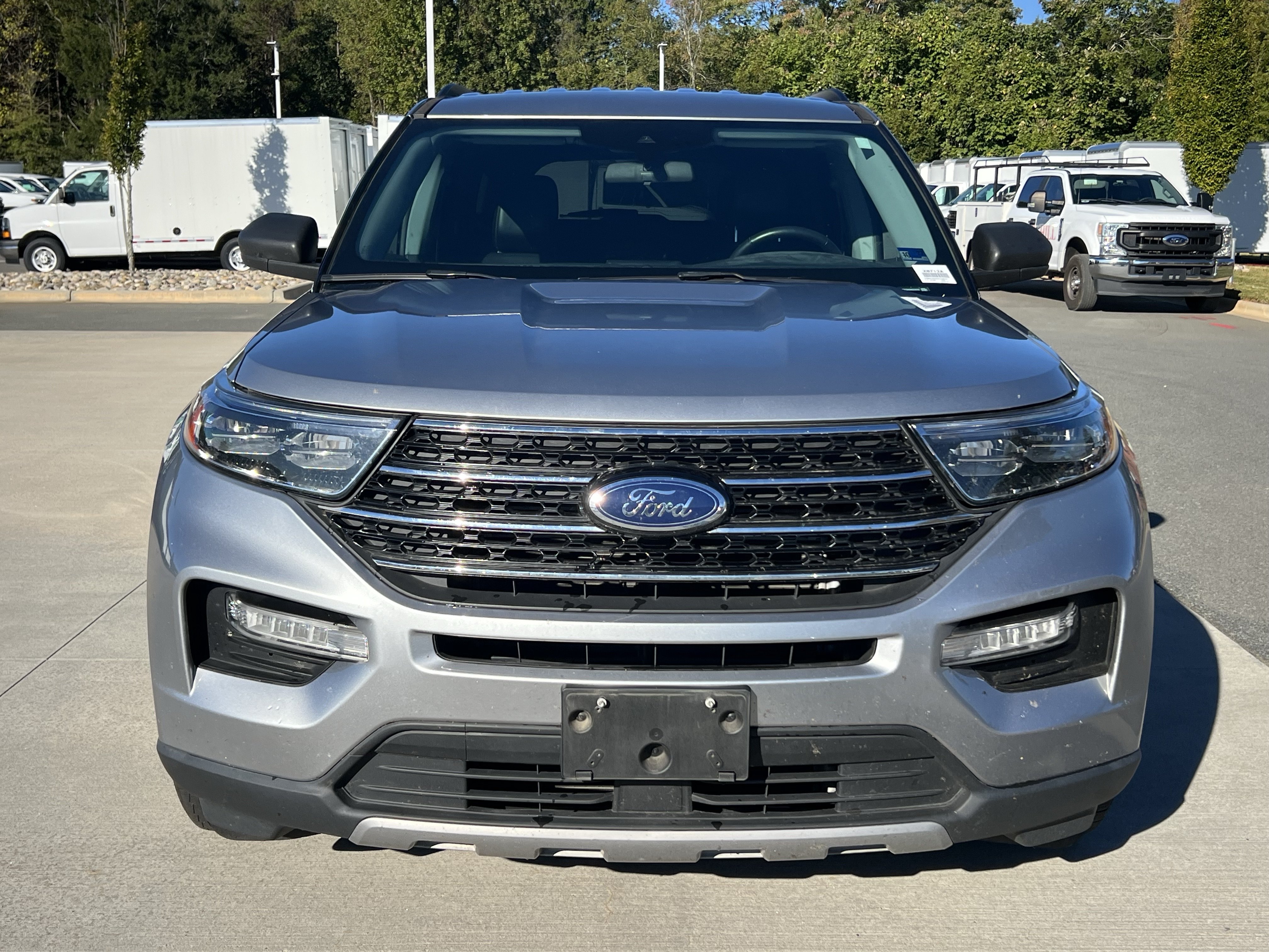 Used 2021 Ford Explorer XLT w/ Equipment Group 202A RWD image 2