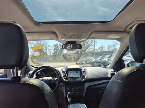 Used 2019 Ford Escape SEL image 12