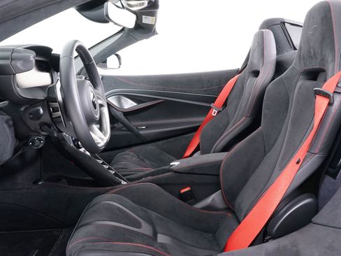Used 2024 McLaren 750S Spider RWD image 5