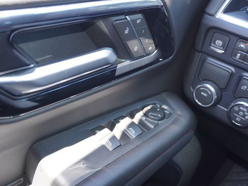 Used 2026 Chevrolet Suburban RST RWD image 16