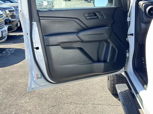 Used 2023 Chevrolet Colorado Trail Boss w/ Technology Package image 17