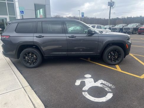 New 2026 Jeep Grand Cherokee L 4WD image 11