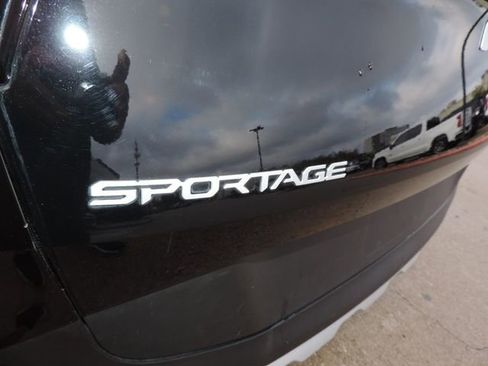 Used 2025 Kia Sportage EX image 17