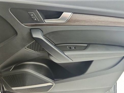 Used 2025 Audi Q5 e Premium Plus w/ Premium Plus Package image 23