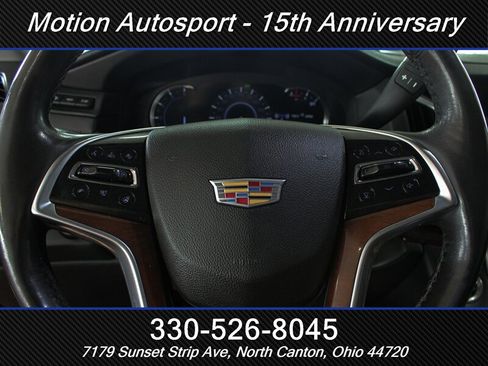 Used 2020 Cadillac Escalade Luxury AWD/4WD image 13