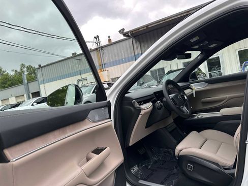 New 2025 Volvo EX90 Ultra image 21