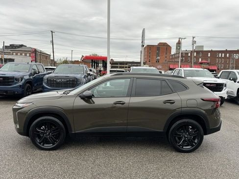 Certified 2024 Chevrolet Trax ACTIV w/ Sunroof Package image 2