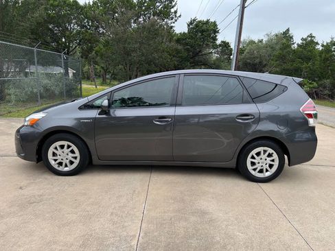 Used 2015 Toyota Prius V Two FWD image 4
