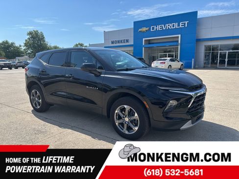 Used 2024 Chevrolet Blazer LT FWD image 1