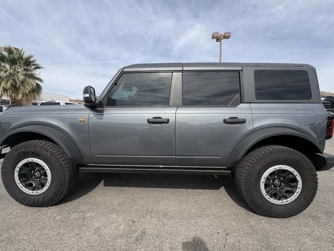 Used 2025 Ford Bronco Badlands image 2