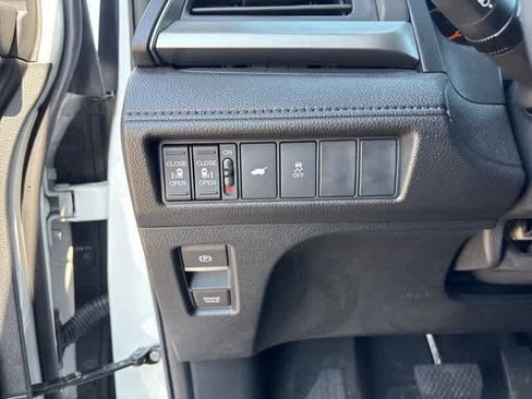 Used 2025 Honda Odyssey EX-L image 10