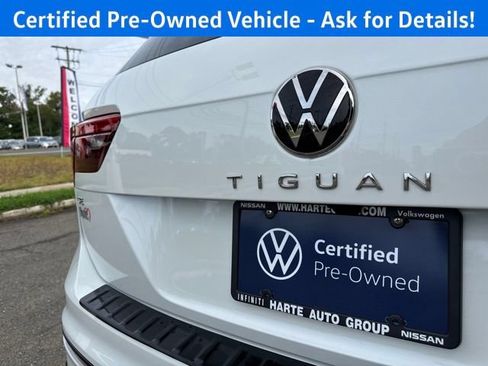 Certified 2023 Volkswagen Tiguan SE R-Line AWD/4WD image 10