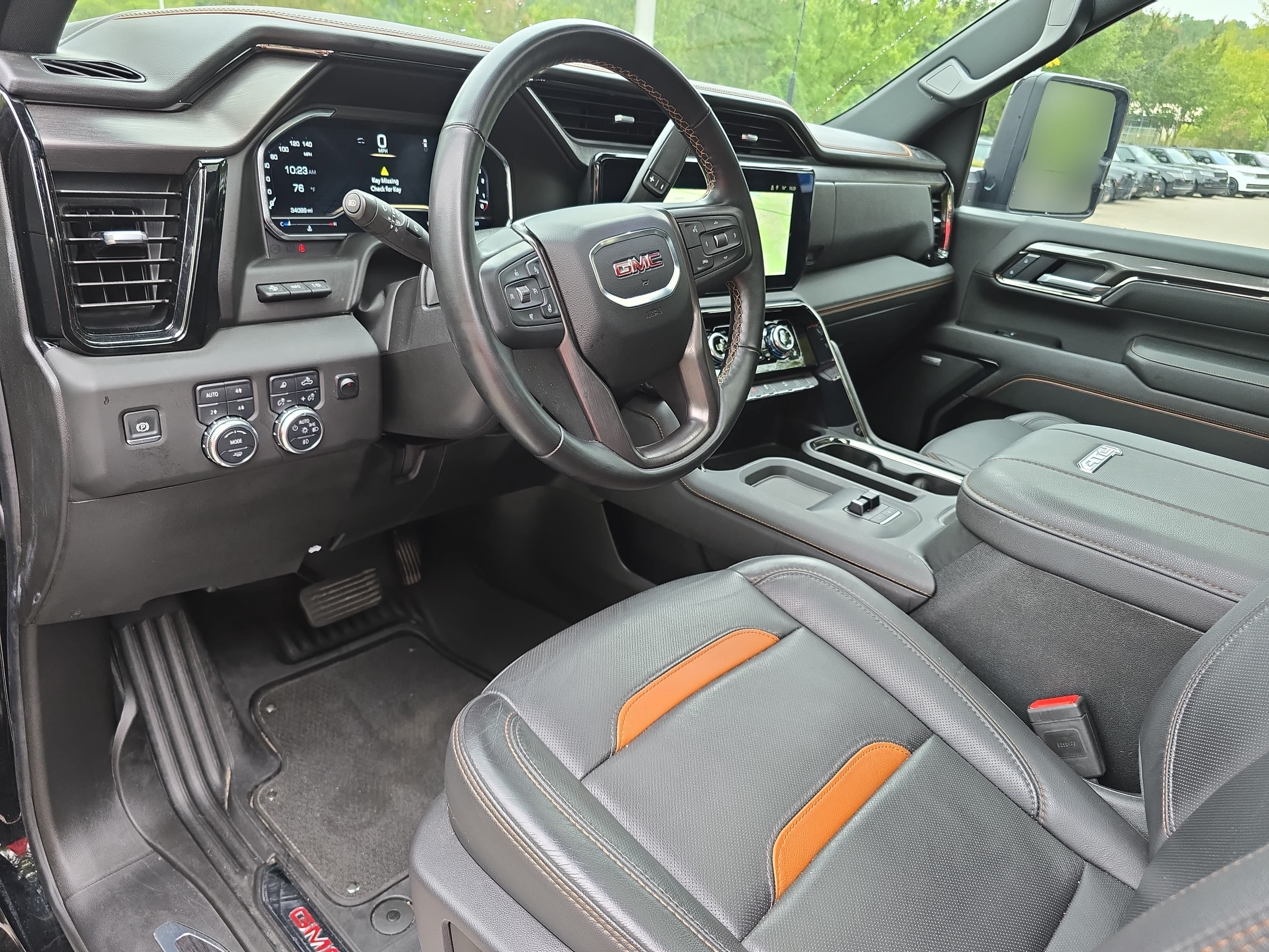 Used 2025 GMC Sierra 2500 AT4 w/ AT4 Premium Plus Package AWD/4WD image 15