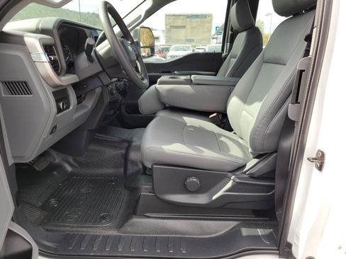 New 2026 Ford F550 4x4 Supercab Super Duty image 14