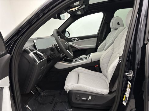 New 2026 BMW X5 xDrive50e w/ M Sport Package image 25