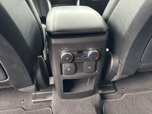 Used 2020 Ford Explorer XLT w/ Equipment Group 202A image 20